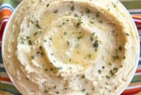 Velvety Slow Cooker Cream Cheese Mashed Potatoes