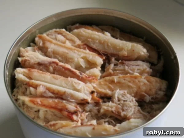 Lump crab meat in a tin.